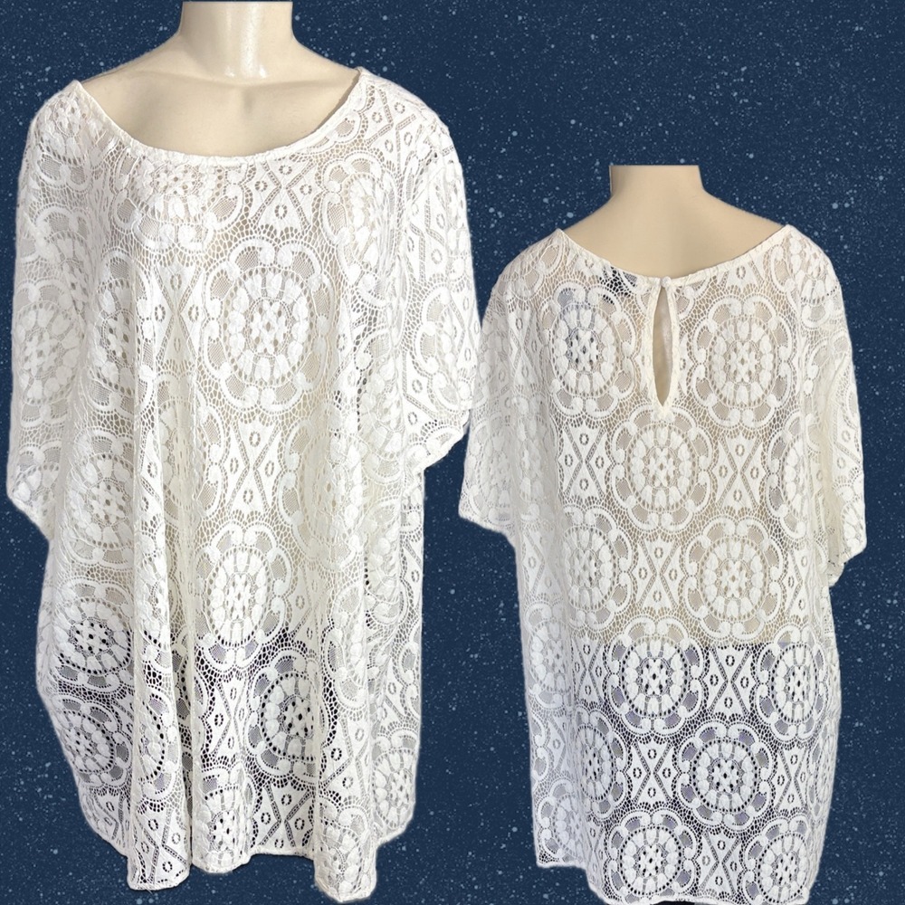 Torrid +4  White Sheer Floral Medallion Lace Crew Neckline Short Sleeve Blouse